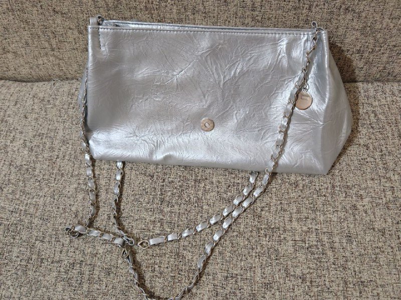Сумка с цепочкой с небольшим дефектом 2