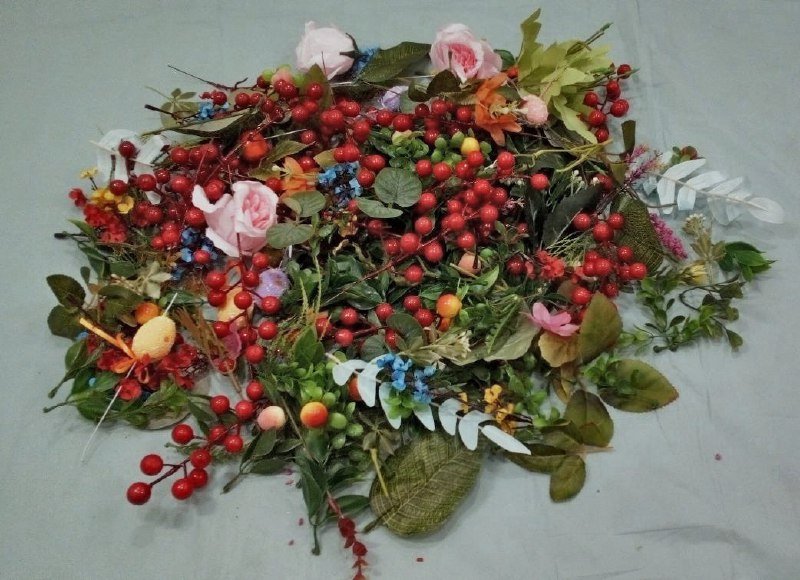 Набор расходников для творчества: цветы, листья, ягоды, веточки, пасхальные яйца