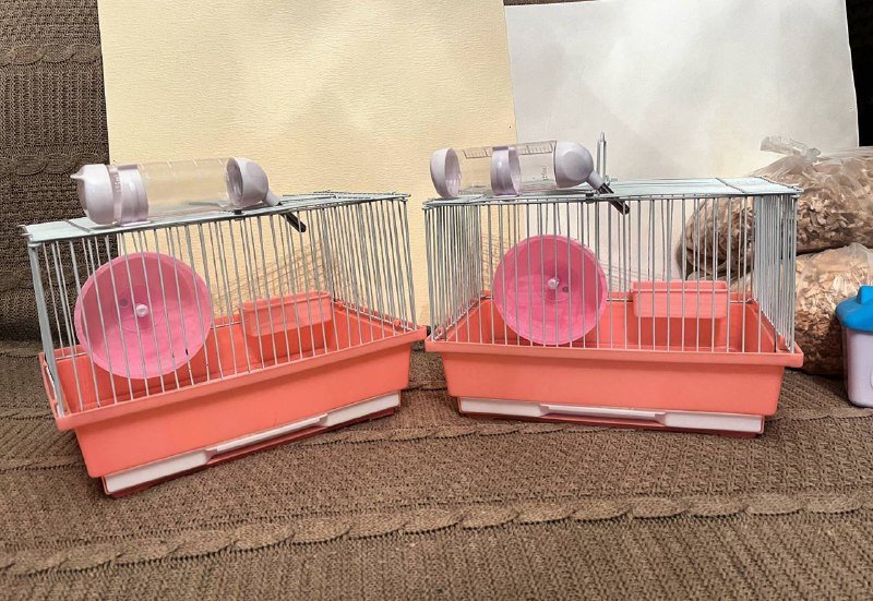 Клетки для хомяков розовые, синяя большая с аксессуарами