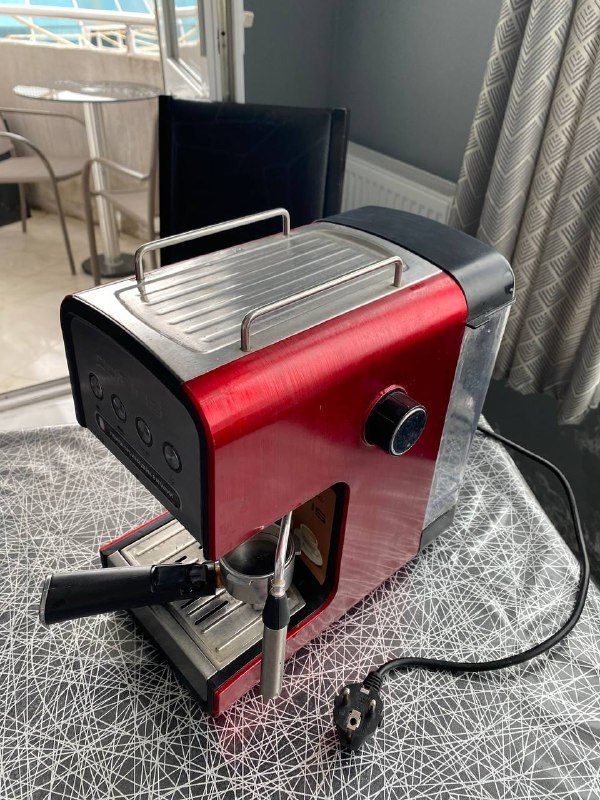 Плечики IKEA, Книга Бритни Спирс, Гирлянды, Кофеварка, Фотоаппарат 7