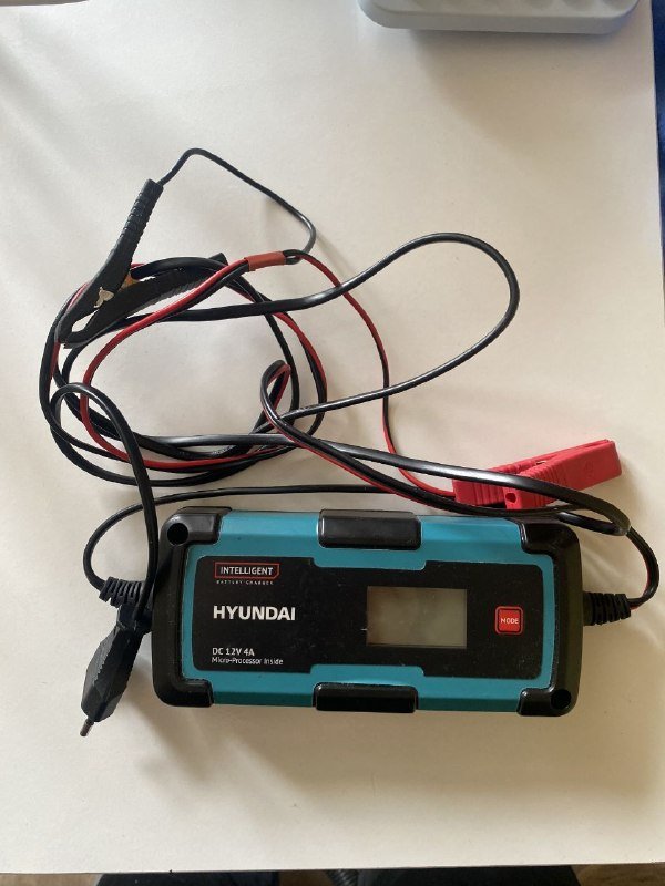 Интеллектуальное зарядное устройство Hyundai HY 400