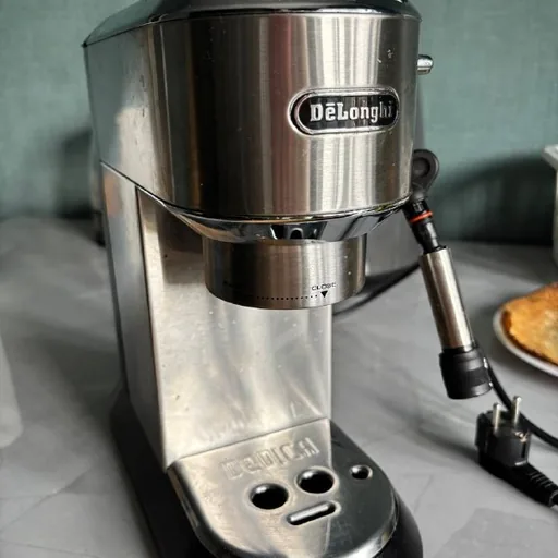 Кофемашина DeLonghi Dedica