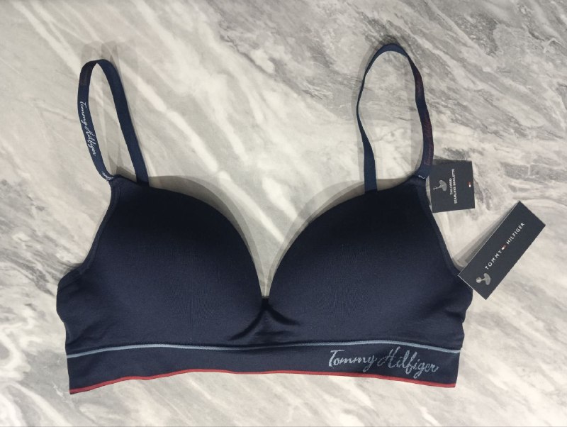 Новый бюстгальтер Tommy Hilfiger размер 34B/75B