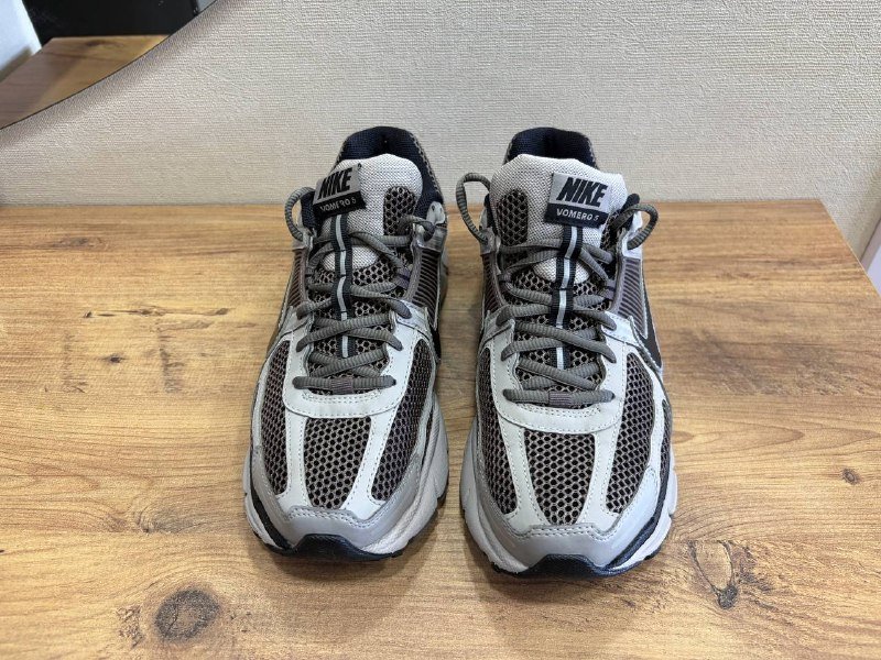 Nike Zoom Vomero 5 2
