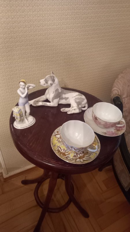 Чашки Ленинградский фарфор, фигура собаки, фигура спортсмена
