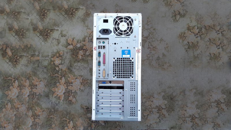 Старый ящик для компьютера Pentium 4 2.40 Ghz, 512 mb RAM 2