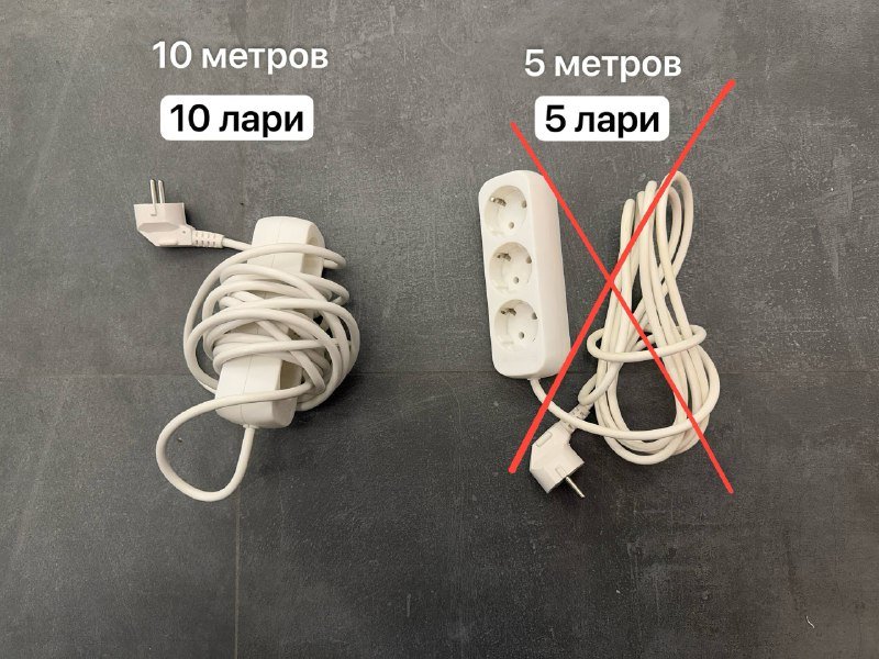 PlayStation 3 Slim Edition с джойстиками и играми