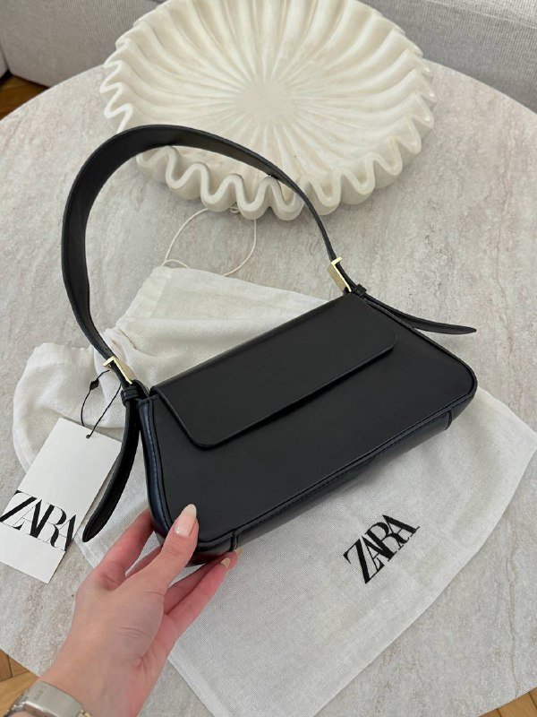 Сумочка ZARA черная с регулируемой ручкой