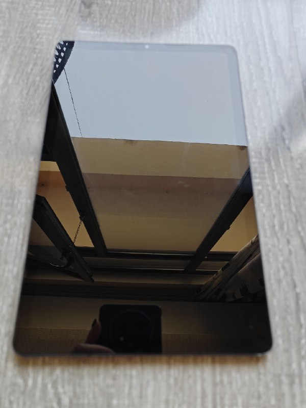 Планшет Samsung Galaxy S6 Lite с чехлом