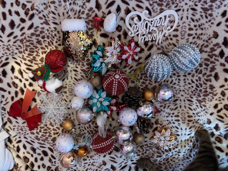 Кресло, столик журнальный, стол письменный, комод, органайзер, этажерка, поилка, елка, приставка, утюг 9