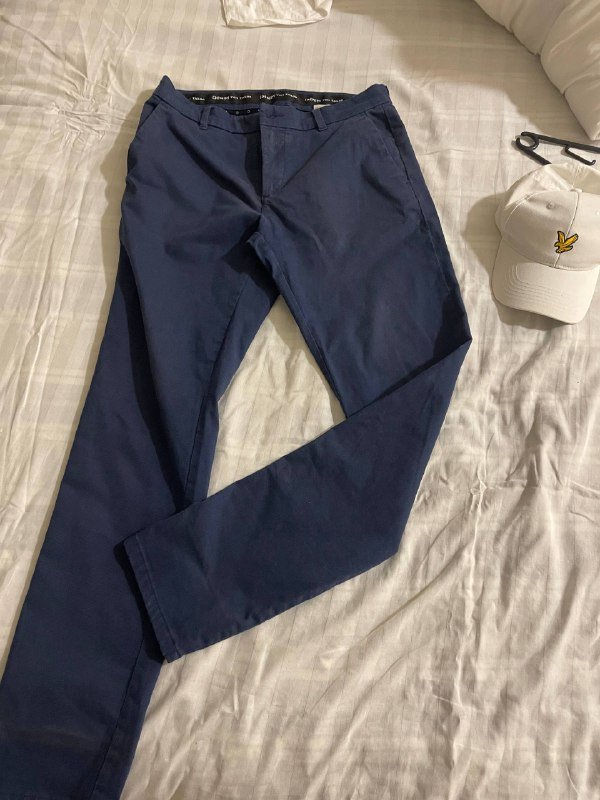 Домашние тапочки, мужские брюки, бейсболка 2