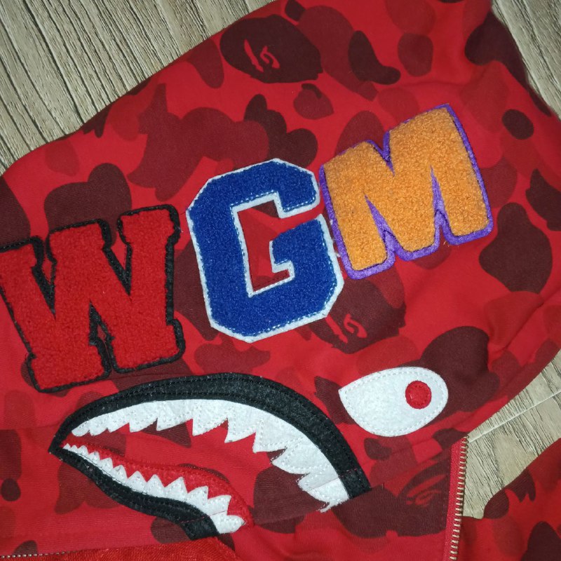 красная толстовка Bape размер L 2