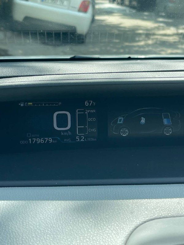 Toyota Prius 2017 года, пробег 179700 км 5