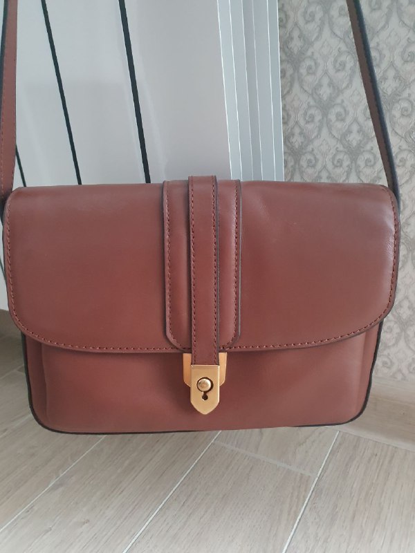 Коричневая кожаная сумка Banana Republic