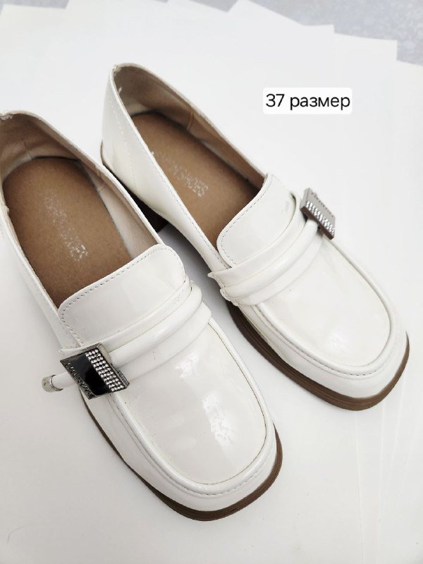 Белые туфли на каблучке, Босоножки Bershka оригинал 2