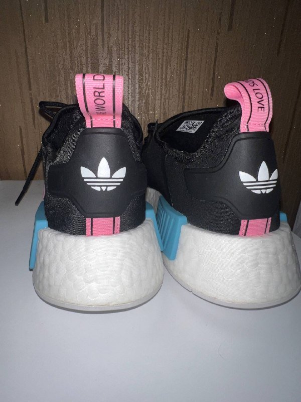 Кроссовки Adidas Originals NMD R1 унисекс размер 10,5 USA 3