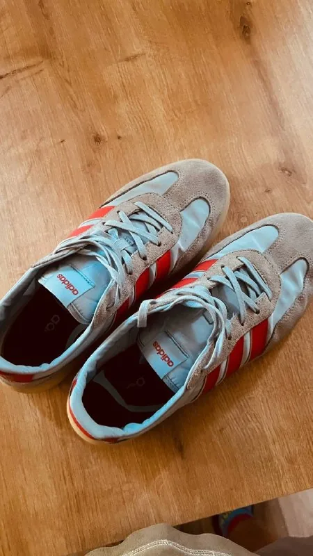 Кроссовки Adidas 1