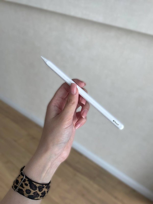 iPhone 14, Apple Pencil, Samsung Tab A 5