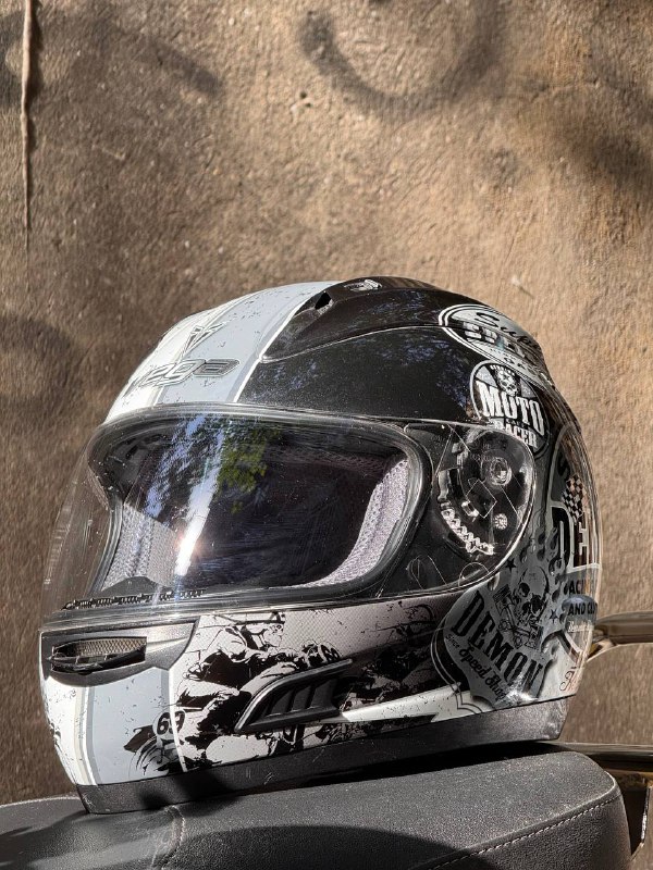 Мотоциклетный шлем Vega Speed Demon с аэрографией, размер M