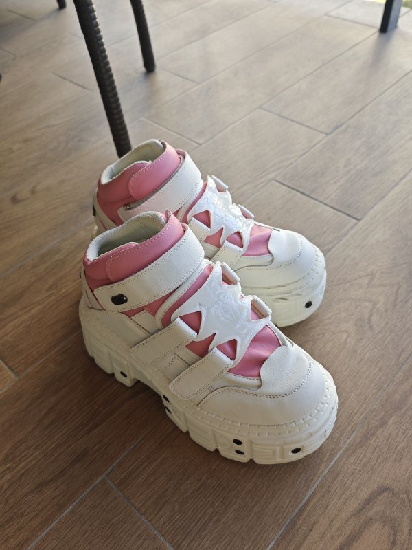 Женские кроссовки ботинки 37 размера 4