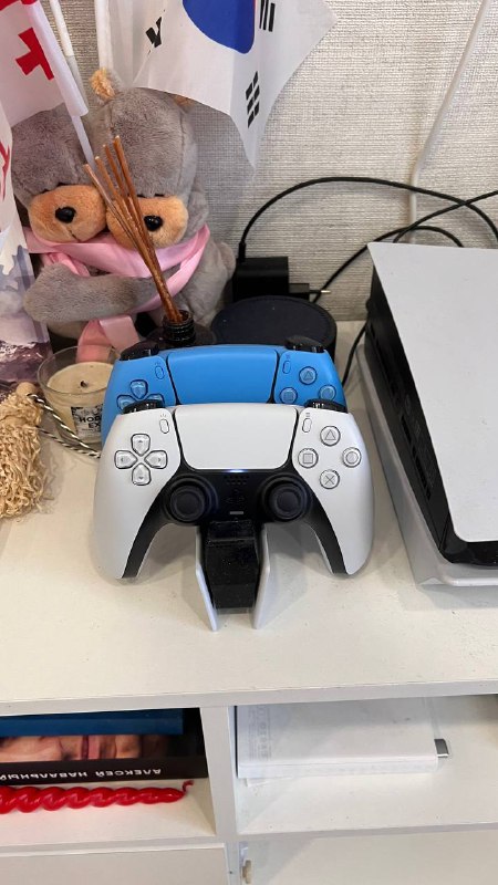PS5, зарядка для геймпадов, два диска, геймпад с дрифтом 3