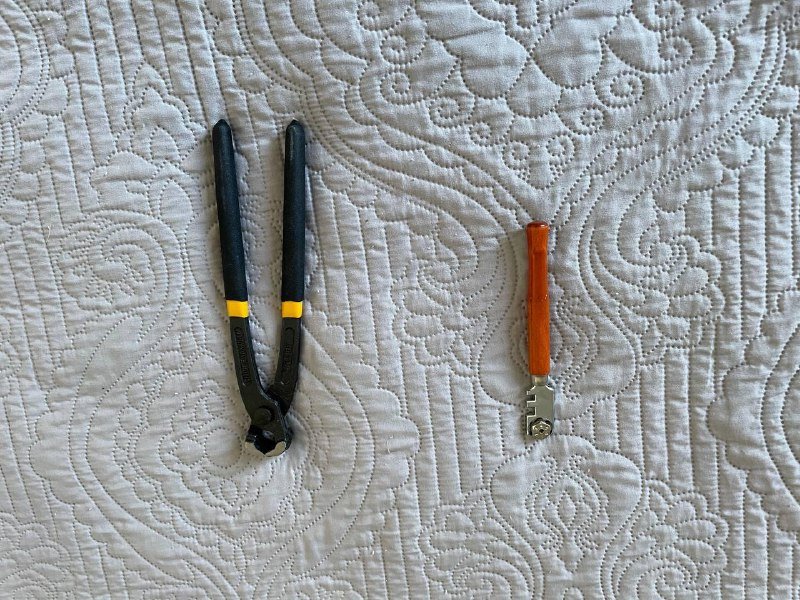 Разные инструменты, паяльник, сковородка, карабины, кусачки, очки для 3D, настольные игры, новогоднее, гном светильник 6