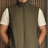 Жилетка темно-зеленая 2