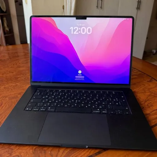 MacBook Air 15″ M4 16 GB 512 GB
