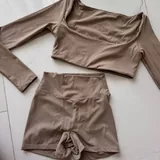 Купальники, комплекты, лосины, тренч 3