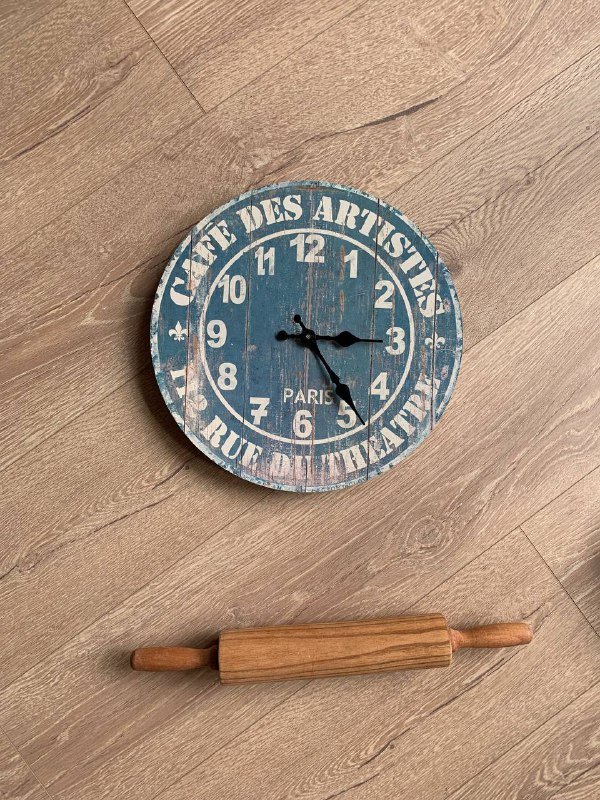 Диванные подушки, дизайнерские часы, скалка, кастрюля, роутер, швабра, стул для пикника, детские ботиночки с носочками 2