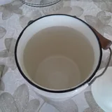 Стаканы, тарелки, ёмкость для молока 4