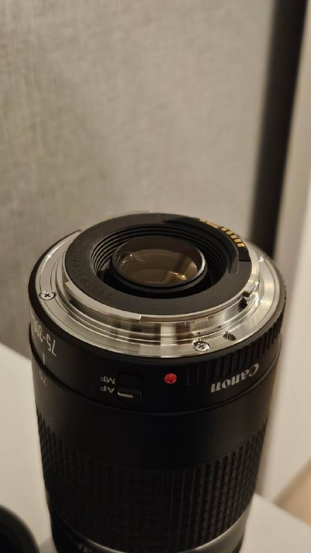 Canon EOS 1200D камера, Canon 75-300mm объектив 6