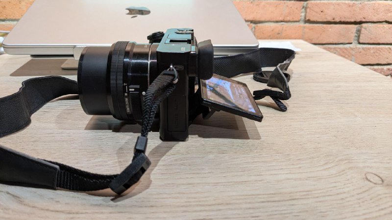 Камера Sony a6000 с объективом и аксессуарами 4