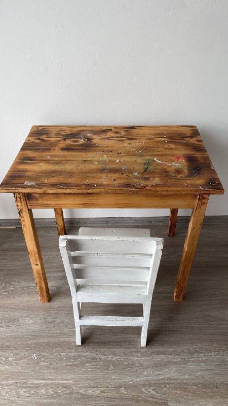 Пуфик, Лампа настольная, Стол и стул, Гладилка 4