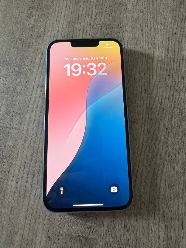 iPhone 14 in excellent condition 3