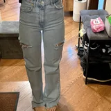 Джинсы с разрезами Zara 3