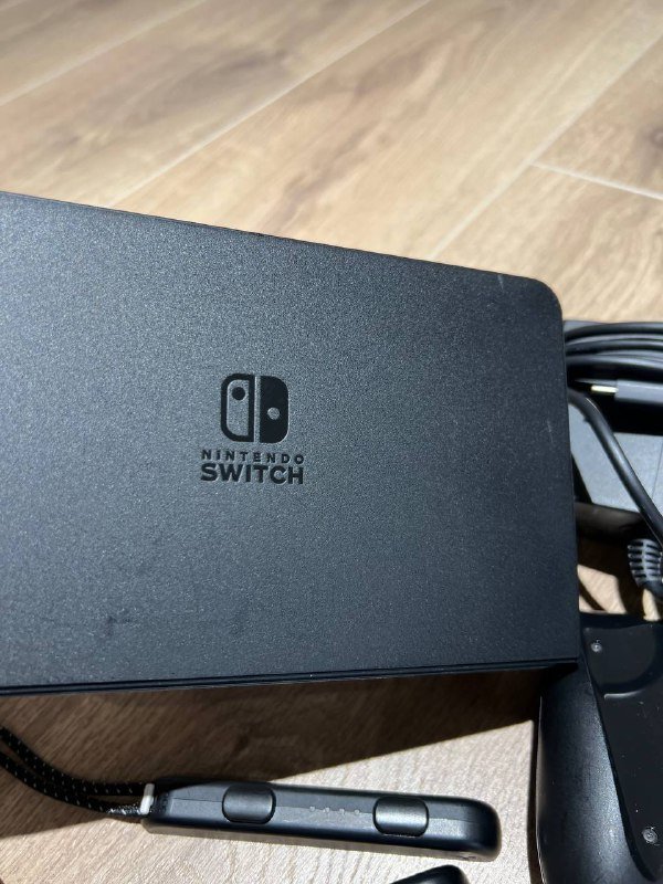 Nintendo Switch OLED Red/Blue с игрой Minecraft 5