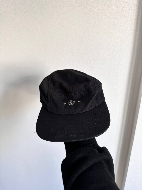 Брюки Levis, Брюки Dickies, Рубашка Pull&Bear, Джинсовая рубашка, Жилетка, Кепка, Сумка Nike, Очки, Шопперы, Селфи палка 9