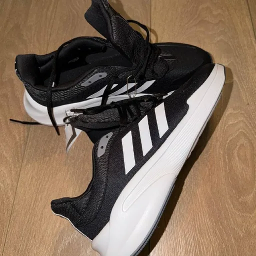 Кроссовки Adidas