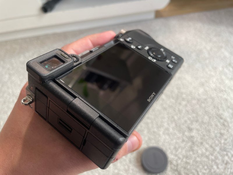Sony A7C camera, 28-60mm kit, 50mm f/1.8 lens 4