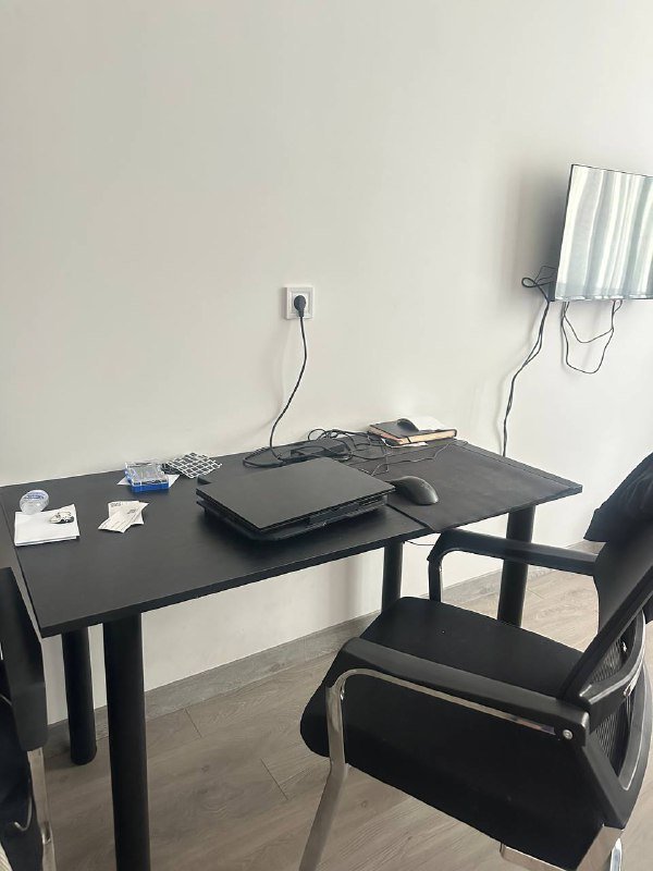 Вместительный стол