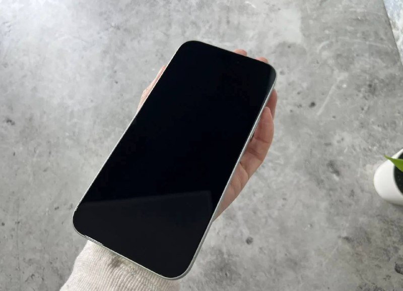 iPhone 15 Plus 128 GB 4