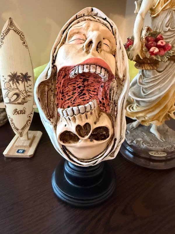 Статуэтка из смолы 20см