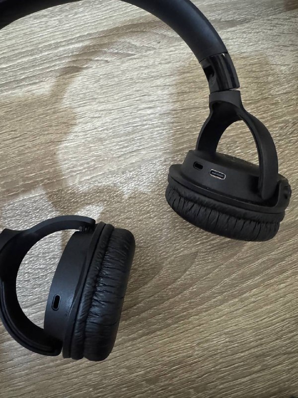 Монитор Philips Full HD, JBL Tune520BT 8