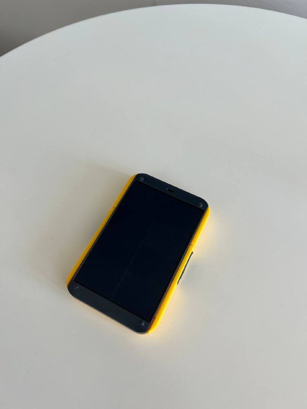 Powerbank на солнечных батареях Wakawaka Power+ 3