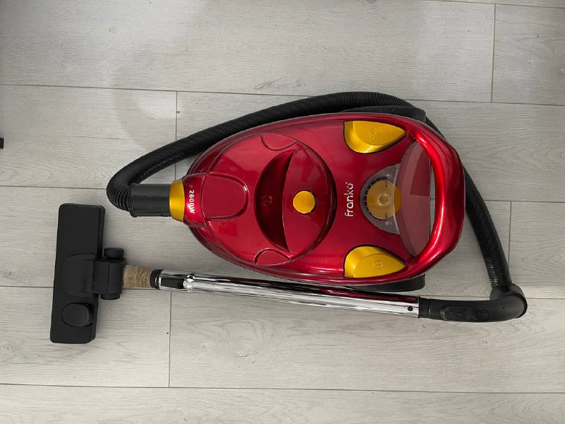 Franko 2600W Vacuum Cleaner 3