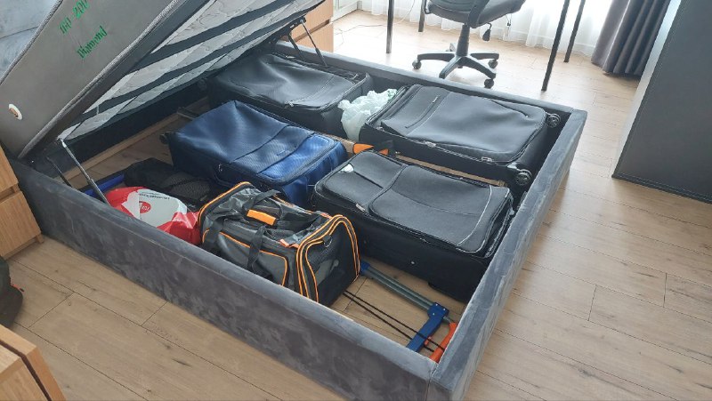 кровать с матрасом 4