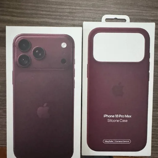 iPhone 18 Pro Max 1TB с двумя оригинальными чехлами