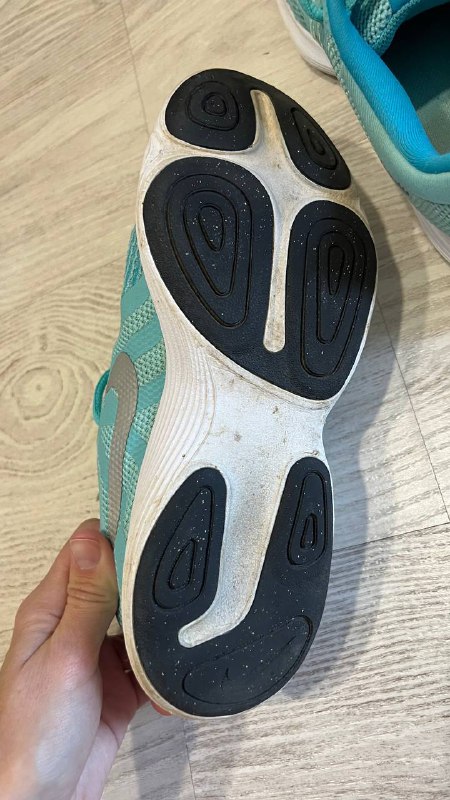 Кроссовки Nike Revolution 4, размер 38 4
