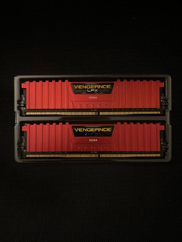 Corsair Vengeance LPX DDR4, 8 ГБ